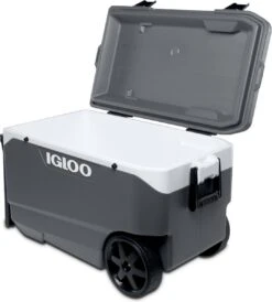Igloo Latitude 90 Roller - Grote Koelbox Op Wielen - 85 Liter - Grijs 18 Igloo Latitude 90 Roller - Grote Koelbox Op Wielen - 85 Liter - Grijs -Buitenkampeerwinkel 1082x1200 2