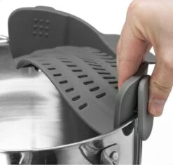 SensaHome- Siliconen Vergiet - Keuken Afgietdeksel - Afgiethulp - Siliconen - BPA Vrij - Grijs -Buitenkampeerwinkel 1200x1144 3