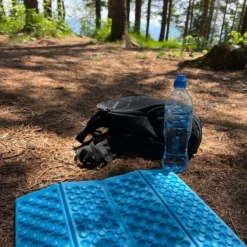 Springos Zitmat | Opvouwbaar Zitmatje | Zitkussen | 28 X 40 X 1 Cm | Blauw 25 Springos Zitmat | Opvouwbaar Zitmatje | Zitkussen | 28 X 40 X 1 Cm | Blauw -Buitenkampeerwinkel 1200x1200 1543