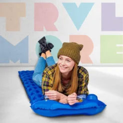 TRVLMORE Slaapmat - Zelfopblazend - 1 Persoons - Ingebouwde Pomp En Kussen - Blauw -Buitenkampeerwinkel 1200x1200 1829