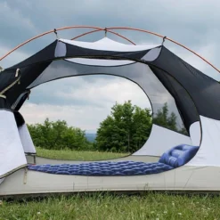 TRVLMORE Slaapmat - Zelfopblazend - 1 Persoons - Ingebouwde Pomp En Kussen - Blauw -Buitenkampeerwinkel 1200x1200 1834