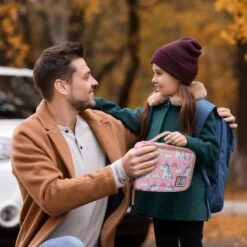 Brisby 4 Laags Geïsoleerde Koeltas - Lunchtas 1.5 Liter - Roze Eenhoorn 10 Brisby 4 Laags Geïsoleerde Koeltas - Lunchtas 1.5 Liter - Roze Eenhoorn -Buitenkampeerwinkel 1200x1200 300