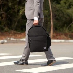 Brisby 4 Laags Geïsoleerde Koeltas Rugzak - 25 Liter - Met Handige Vakken Voor Bestek En Essentials - Waterafstotend Materiaal - Zwart 15 Brisby 4 Laags Geïsoleerde Koeltas Rugzak - 25 Liter - Met Handige Vakken Voor Bestek En Essentials - Waterafstotend Materiaal - Zwart -Buitenkampeerwinkel 1200x1200 426