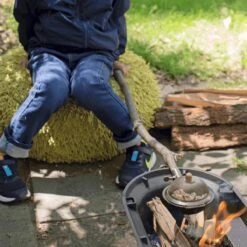 Kikkerland Huckleberry Popcorn Maker - Maak Je Eigen Popcorn - Popcornpan - Kampvuur - Buitenspeelgoed - Buitenspelen - Kamperen -Buitenkampeerwinkel 1200x1200 582