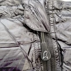 LOWLAND OUTDOOR® Ultra Compact Blanket - Donzen Slaapzak - Gewicht 495g - 210x80 Cm - Comfort Temperatuur +8°C -Buitenkampeerwinkel 1200x1200 919