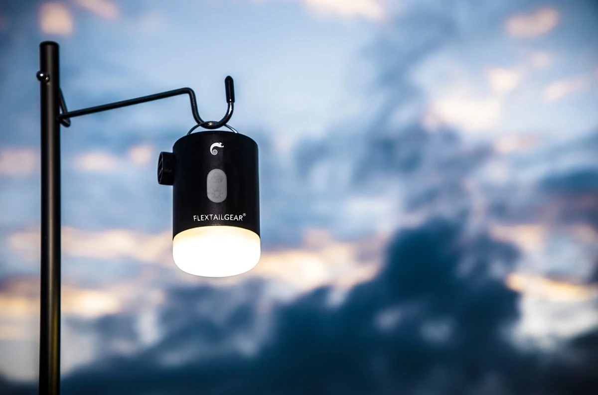 Flextail Gear Max Pump 2 Pro Luchtbedpomp - 4 In 1 - Luchtpomp, Lantaarn, Vacuümpomp, Noodpowerbank - Zwart 6 Flextail Gear Max Pump 2 Pro Luchtbedpomp - 4 In 1 - Luchtpomp, Lantaarn, Vacuümpomp, Noodpowerbank - Zwart - Afbeelding 6