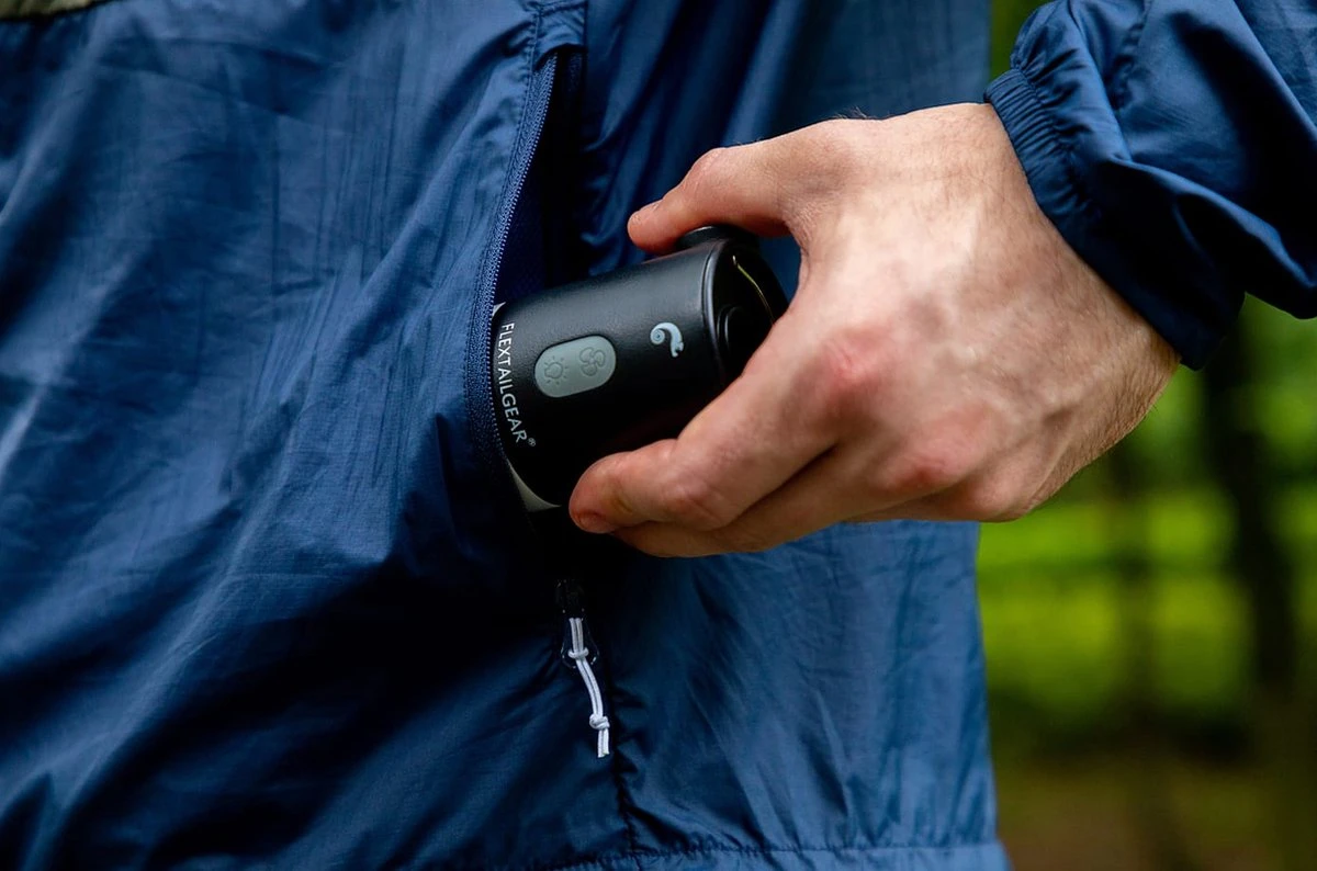 Flextail Gear Max Pump 2 Pro Luchtbedpomp - 4 In 1 - Luchtpomp, Lantaarn, Vacuümpomp, Noodpowerbank - Oranje 11 Flextail Gear Max Pump 2 Pro Luchtbedpomp - 4 In 1 - Luchtpomp, Lantaarn, Vacuümpomp, Noodpowerbank - Oranje - Afbeelding 11