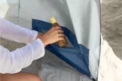 Sport-Brella - Premiere Strandtent - Windscherm - Tochtscherm - Tochtscherm - Stormparaplu - Zonnescherml - Blauw -Buitenkampeerwinkel 1200x796 2