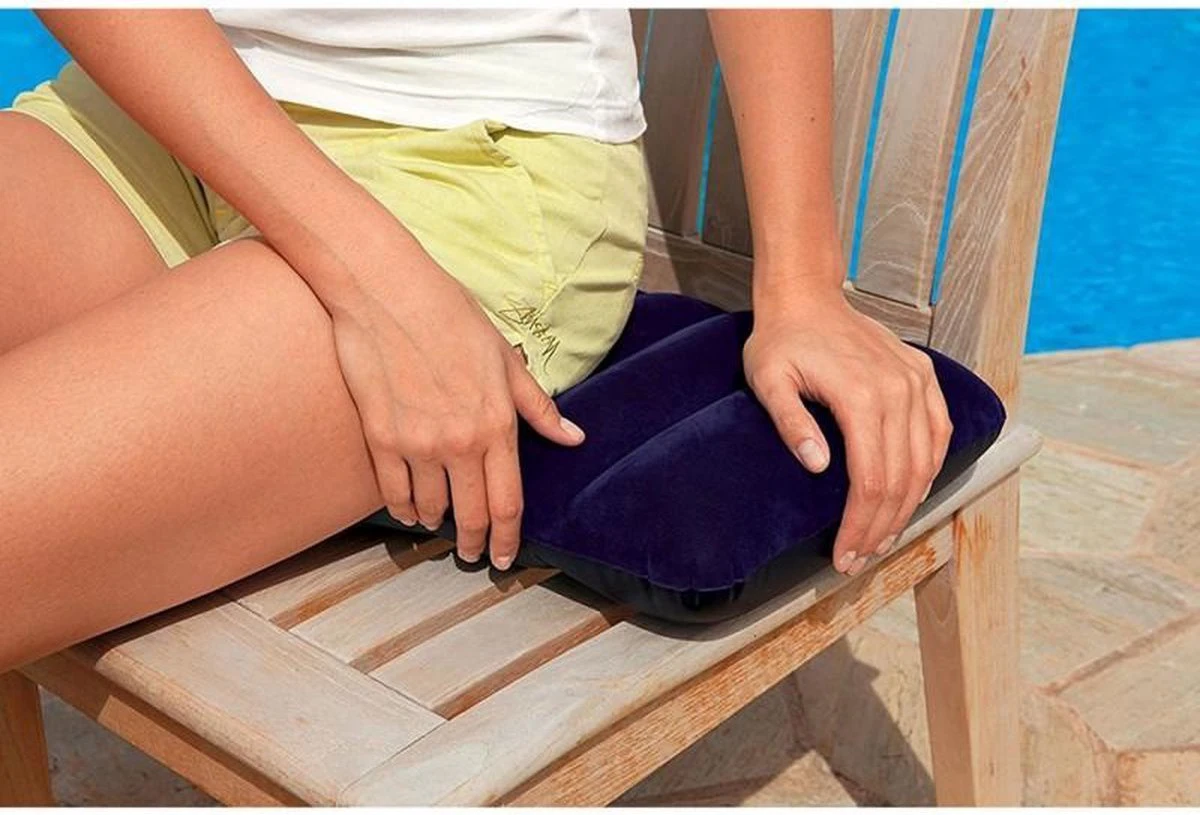 Intex Opblaasbaar Kussen - Hoofdkussen - Reiskussen - Inflatable Travel Pillow - Kampeerkussen - Reis Kussen - 43 X 28 X 9 Cm - Blauw 4 Intex Opblaasbaar Kussen - Hoofdkussen - Reiskussen - Inflatable Travel Pillow - Kampeerkussen - Reis Kussen - 43 X 28 X 9 Cm - Blauw - Afbeelding 4