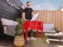 AXI Retro Cooler Rood - Koeler Met Wielen - 76L Inhoud - Koelbox Met Aftapkraan -Buitenkampeerwinkel 1200x900 12
