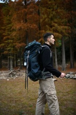 Luvego Luchtbed Pomp MINI PUMP - Oplaadbare Luchtbedpomp - 400LM Lantaarn - 3-in-1 -Buitenkampeerwinkel 799x1200 15