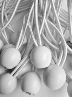 Partytent Elastiek Met Balletje | Lang| +/- 16 Cm | 40 Stuks -Buitenkampeerwinkel 899x1200 3